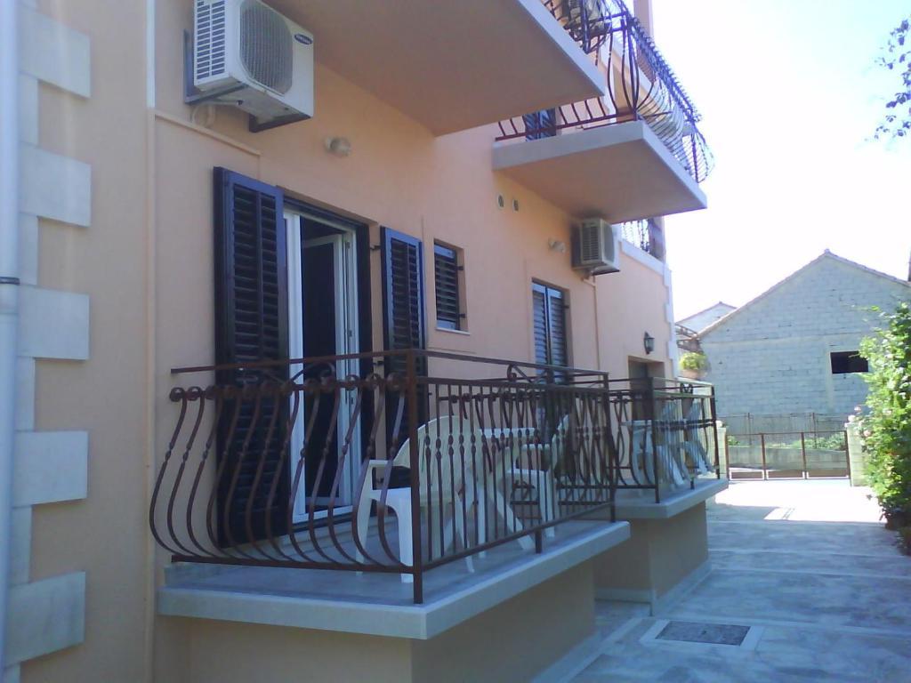 Rooms & Studio Villa Tatjana Supetar Exteriér fotografie